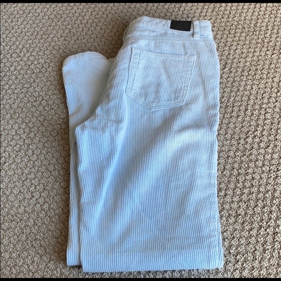 Urban Outfitters - Picture 4 of 7